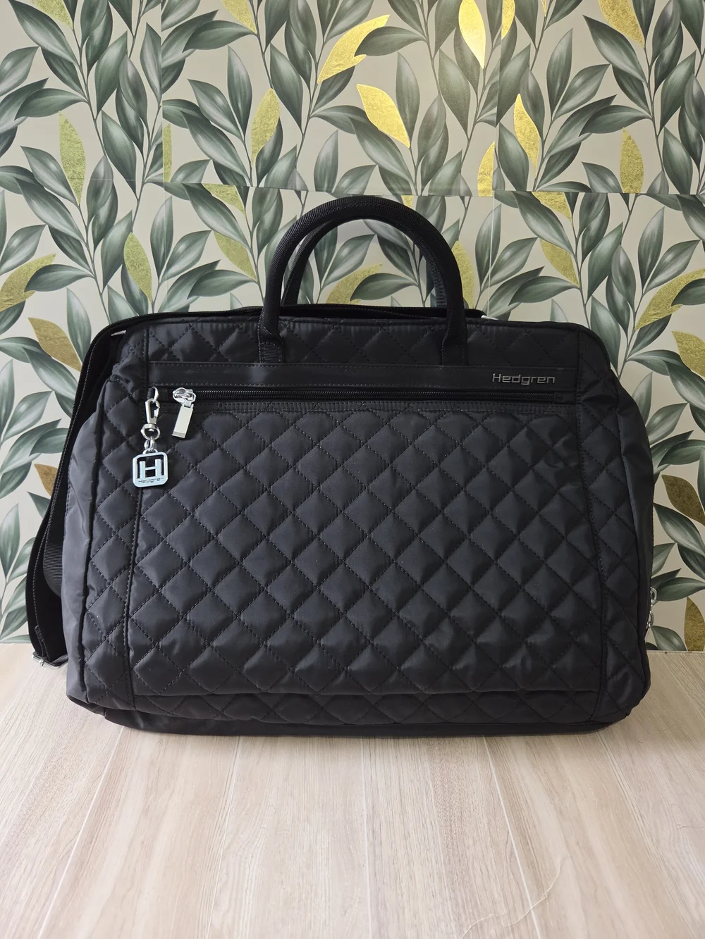 Hedgren Black Diamond Quilted Laptop Work Briefcase Bag Red Lining 16x12.5